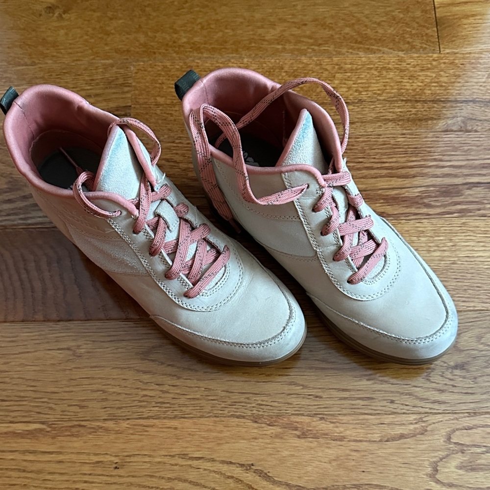 Sorel Ankle Boots in Cream and Pink